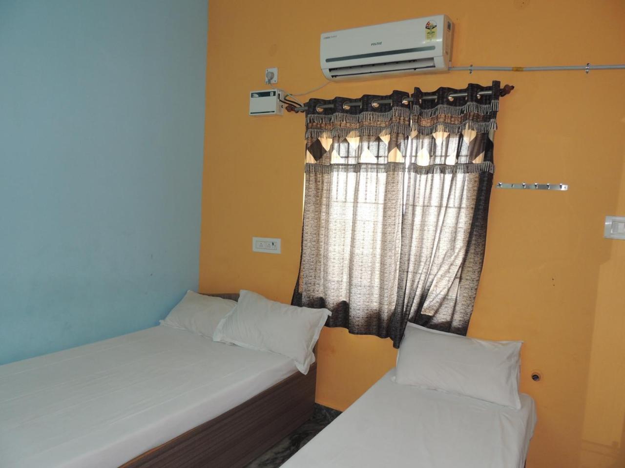 Radha Party Hall Kanchipuram Eksteriør billede